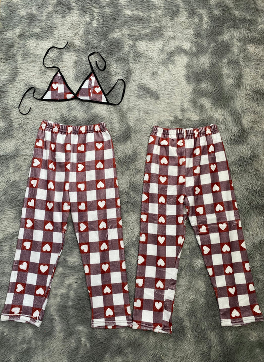 Corazones, cuadros rojos y blancos Duo de pijama afelpada - Fundies