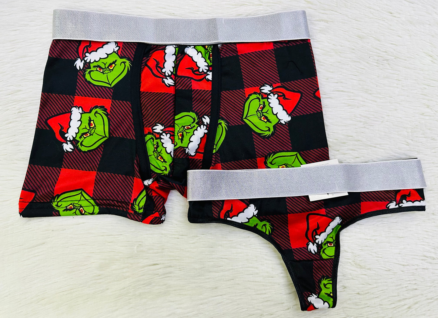 duo tanga navidad Grinch cuadros rojo y negro