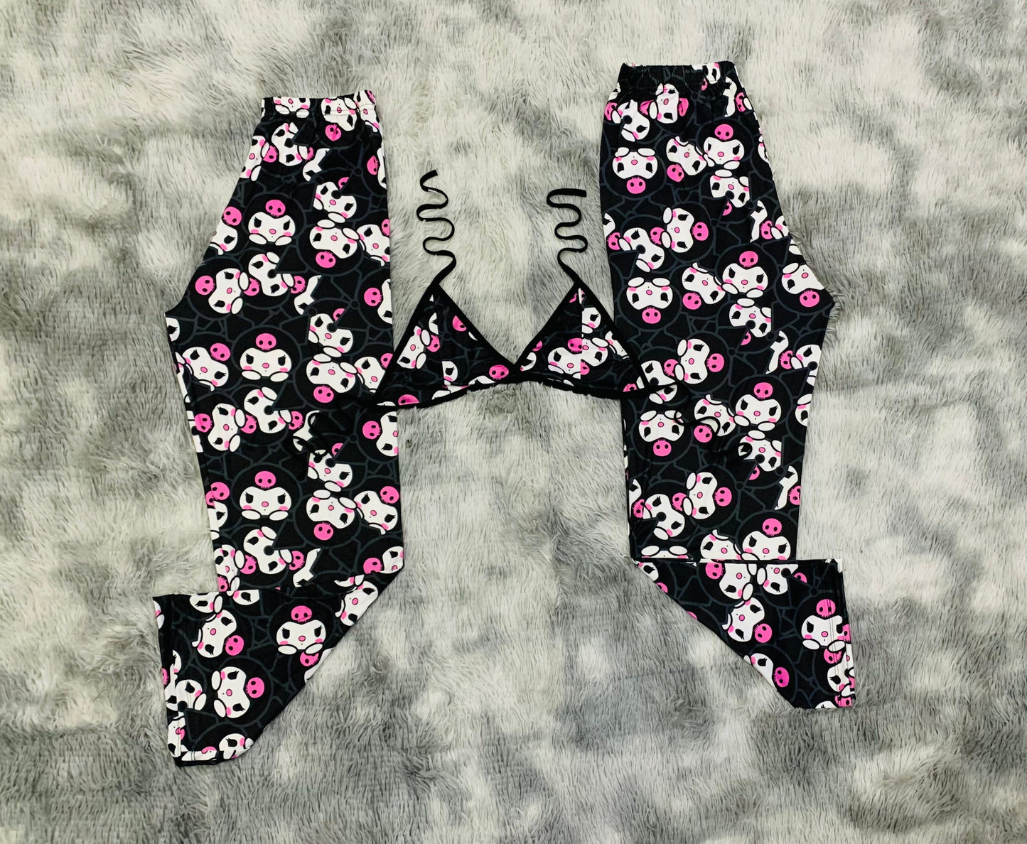 Kuromi Pijama Sin Color Duo de pijama afelpada.