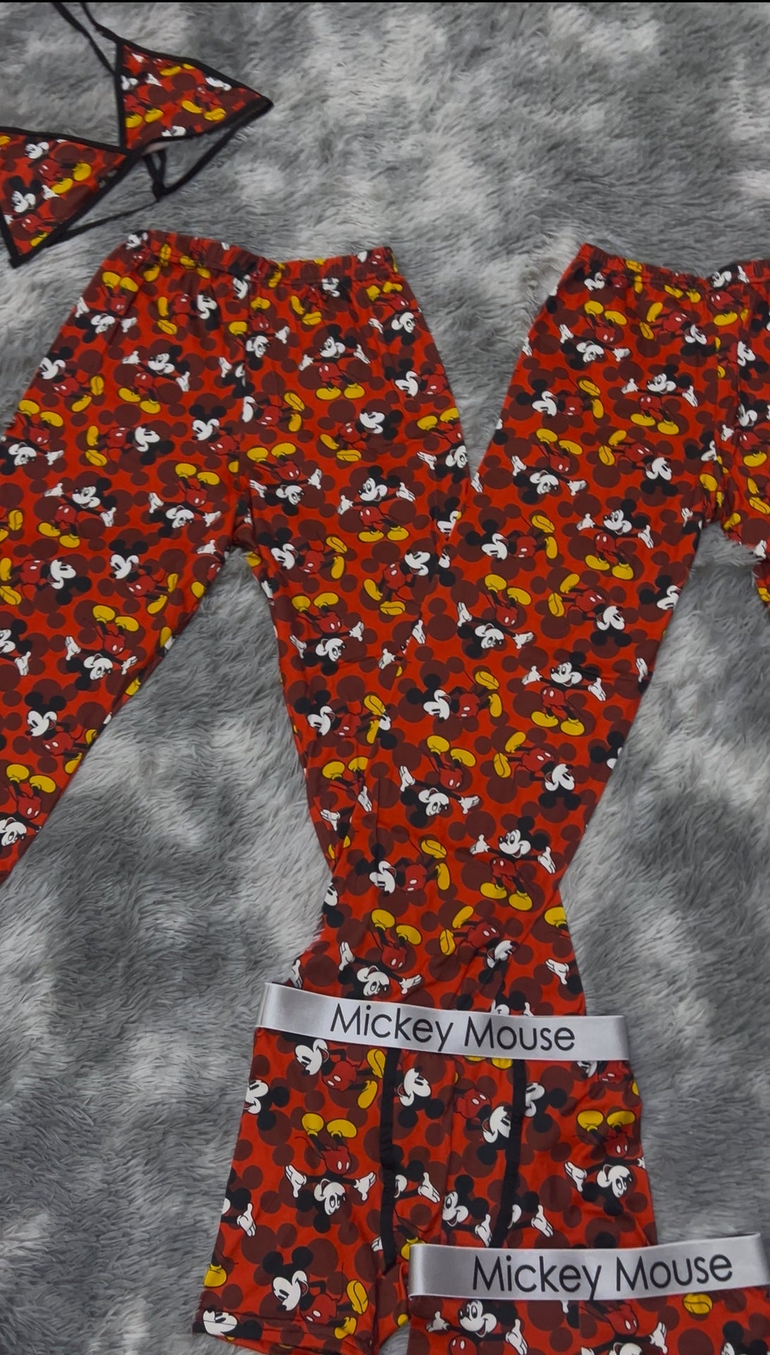 Mickey Mouse Print 5 piece pajama set For Couples 🍿