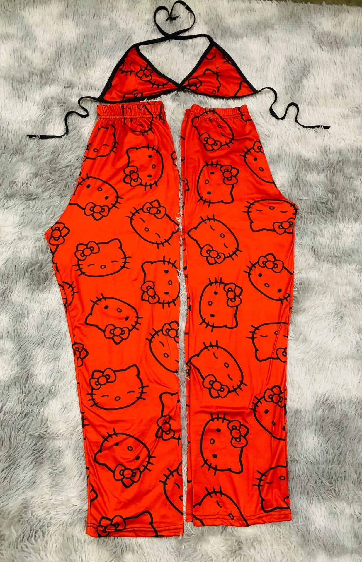 Hello Kitty Rojo Duo de pijama afelpada.