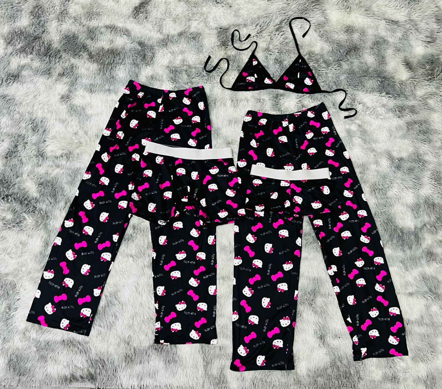 Hello Kitty Pink bow Print 5 piece pajama 😺😽