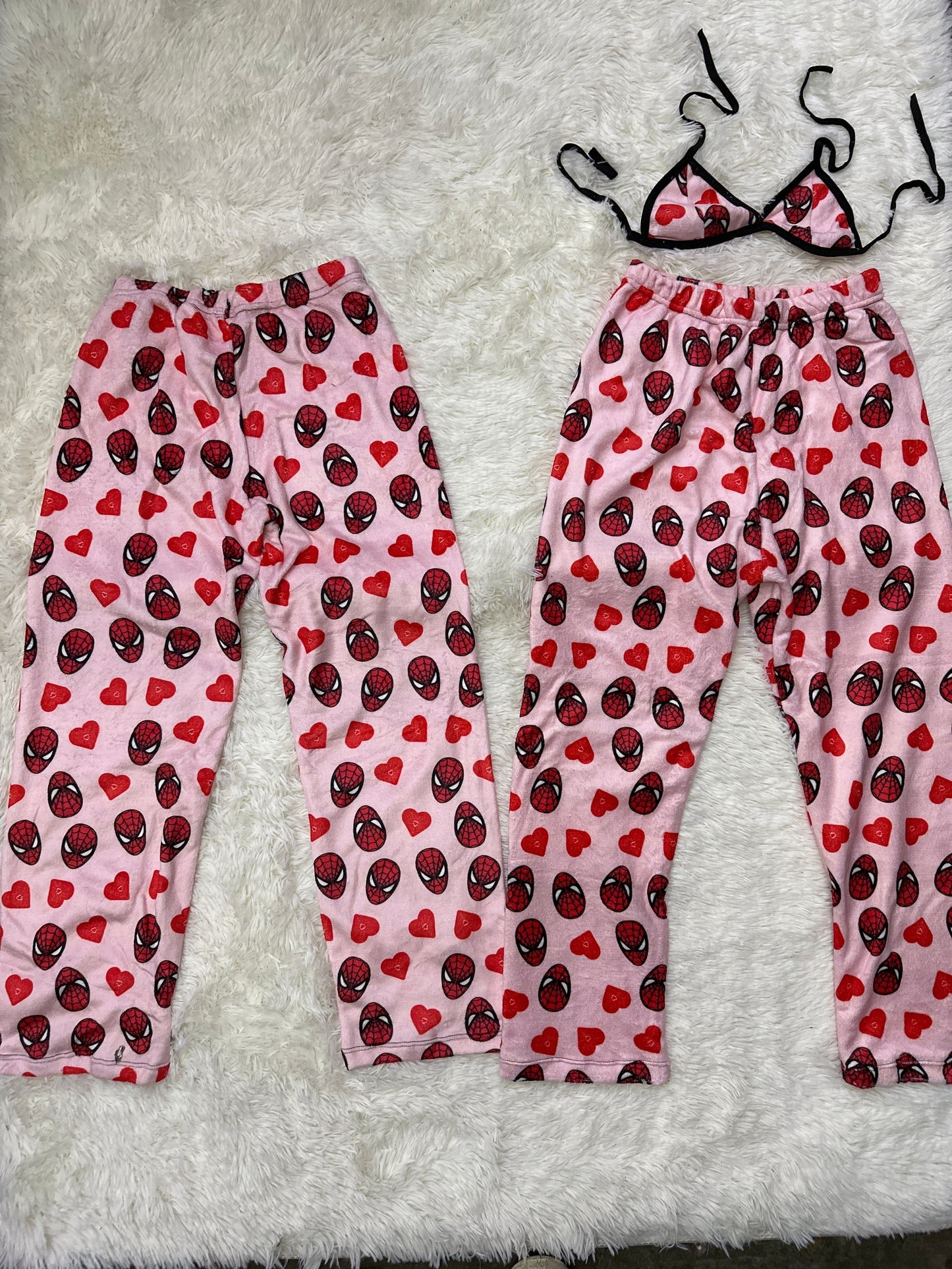 Spiderman Corazones Rosa Duo de pijama afelpada.