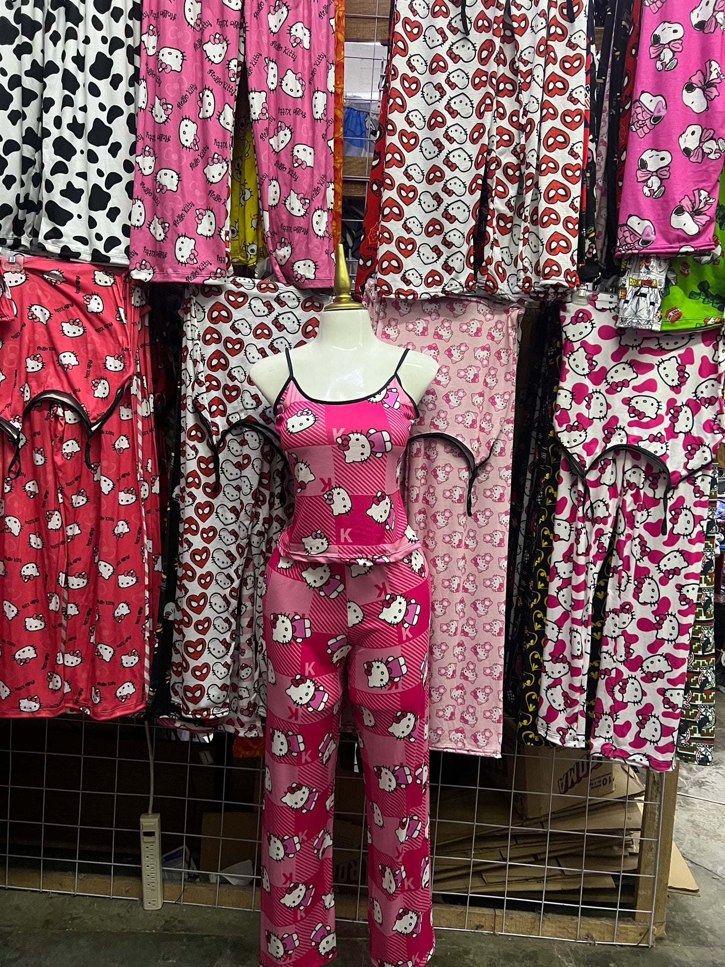 Hello kitty fondo de cuadros rosa Pijama de dama con blusa y pantalón individual de dama