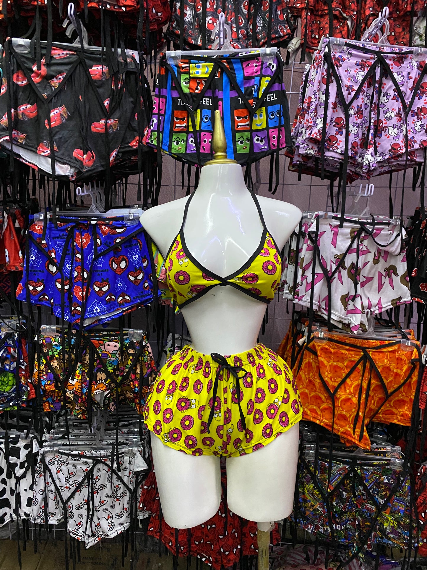 Homero donas fondo amarillo Pijama de dama short con top individual de dama