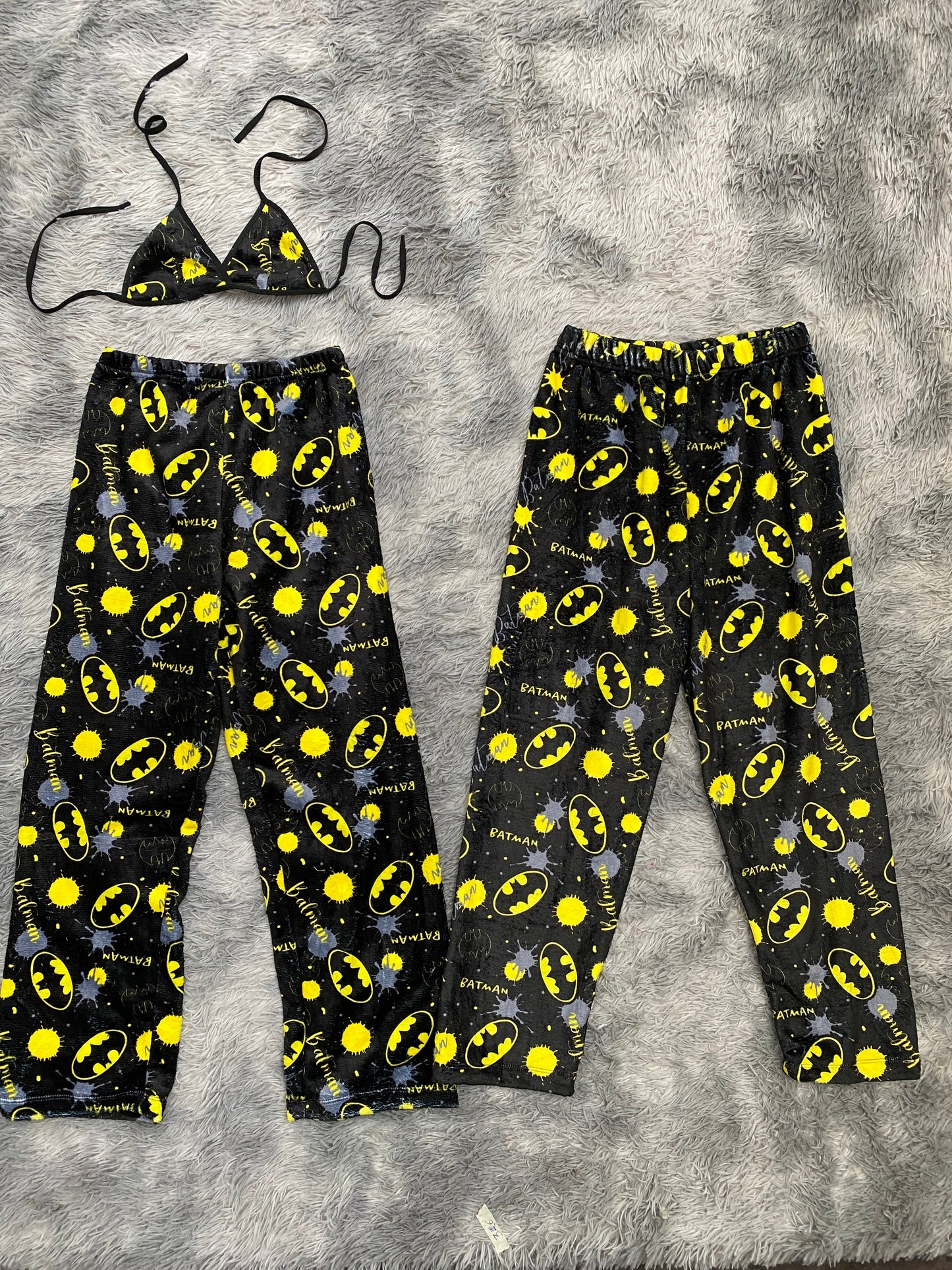 Batman manchas grises y amarillas Duo de pijama afelpada - Fundies