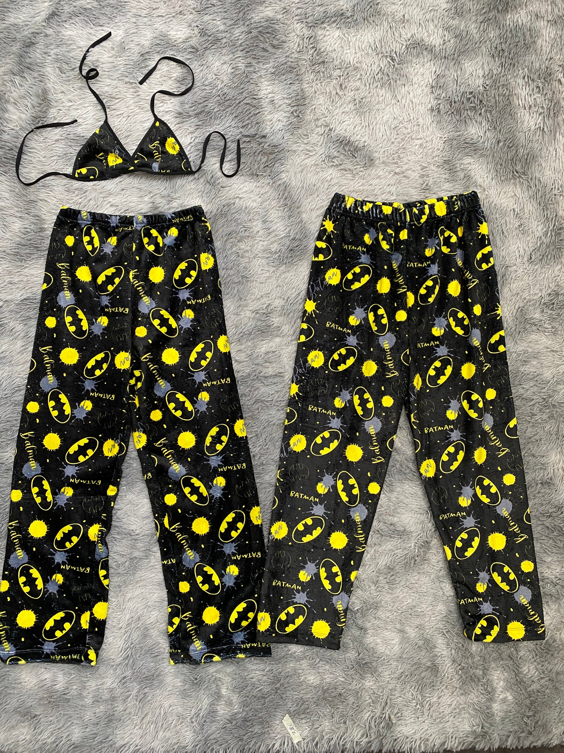 Batman manchas grises y amarillas Duo de pijama afelpada - Fundies