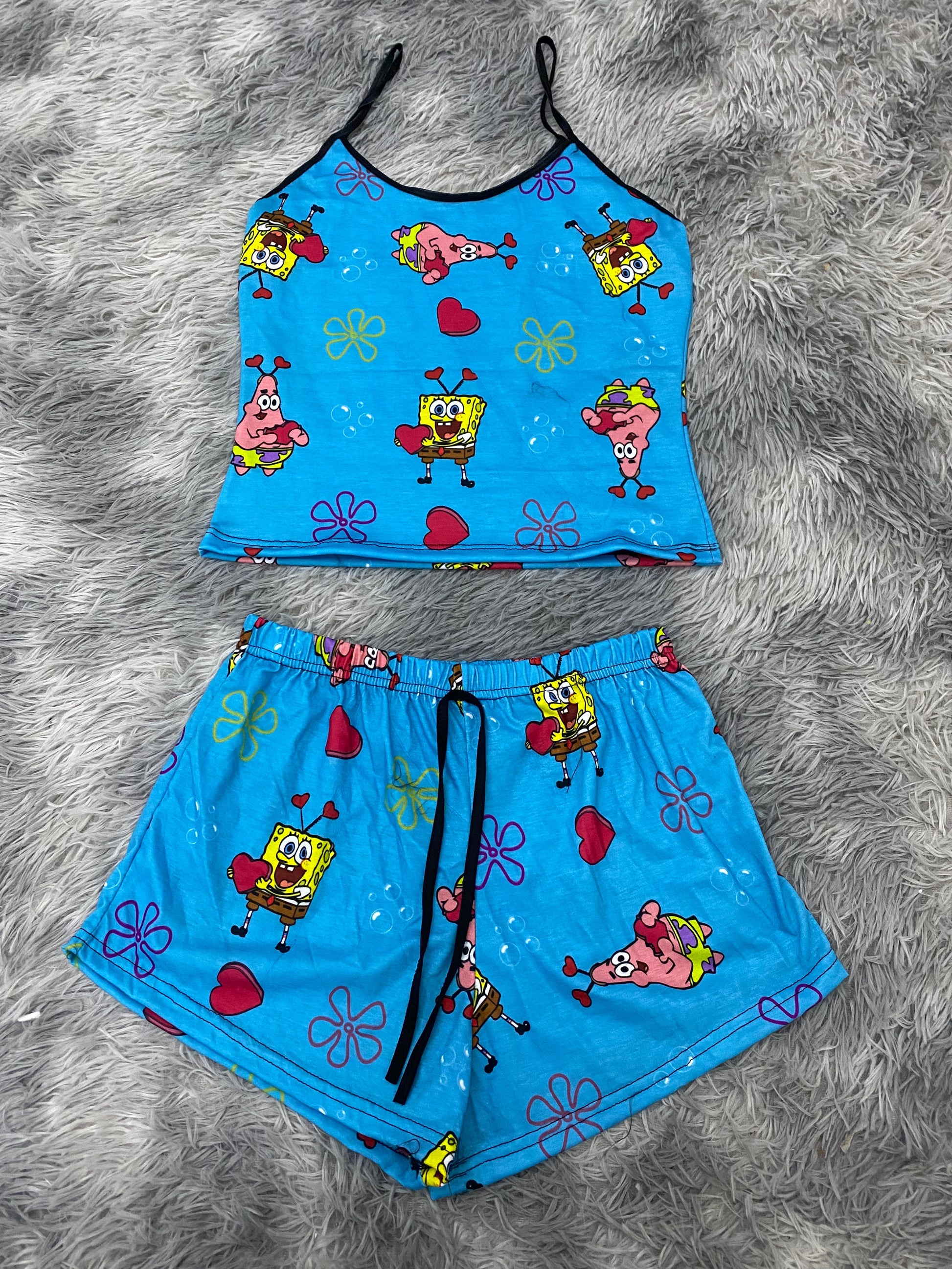 Bob esponja y Patricio fondo azul blusa con short - Fundies