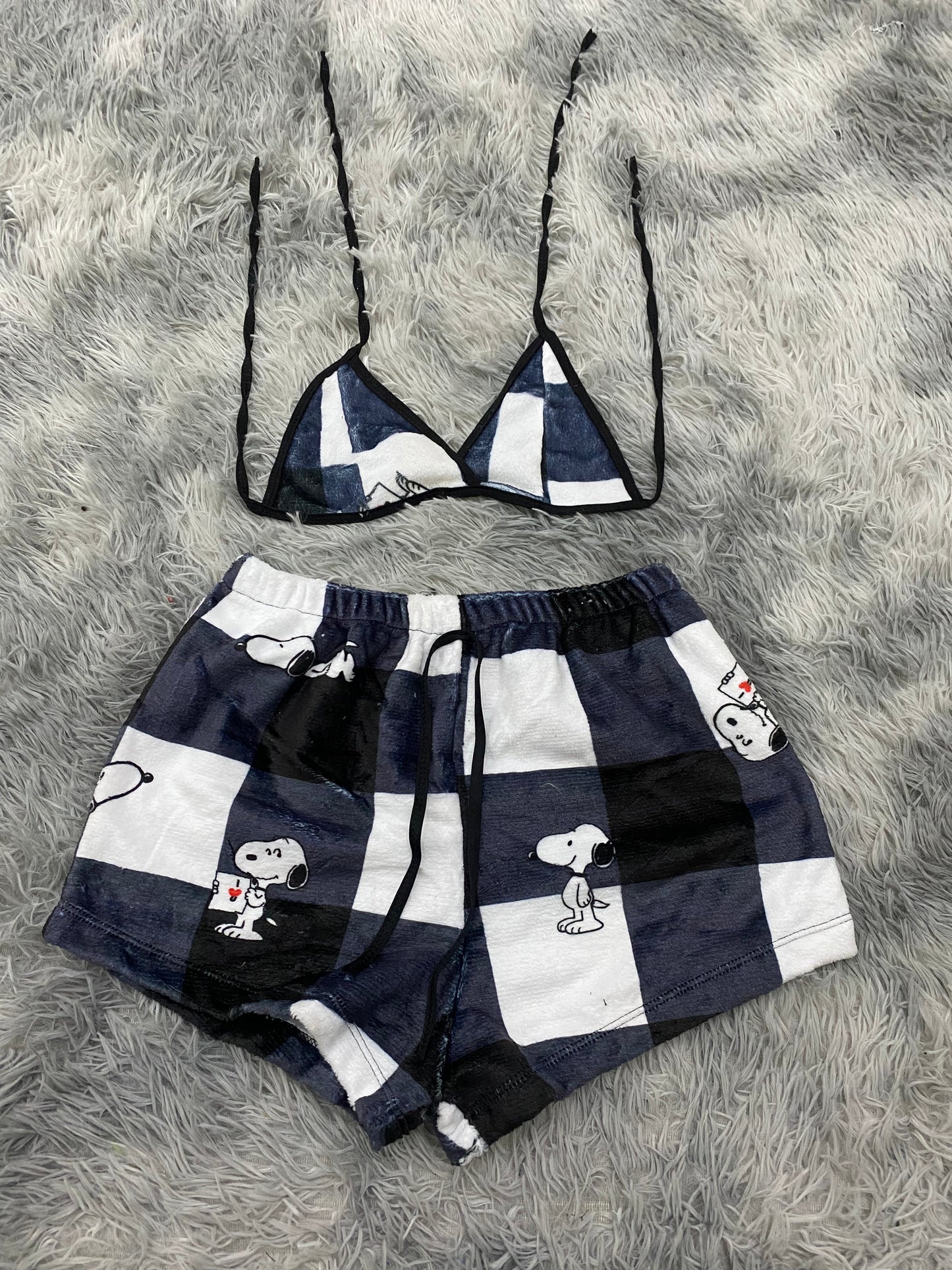 Snoopy cuadros negros y blancos  top con short unitalla de afelpado