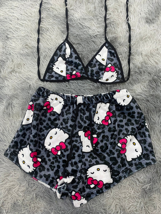 Hello kitty animal print gris top con short unitalla de afelpado