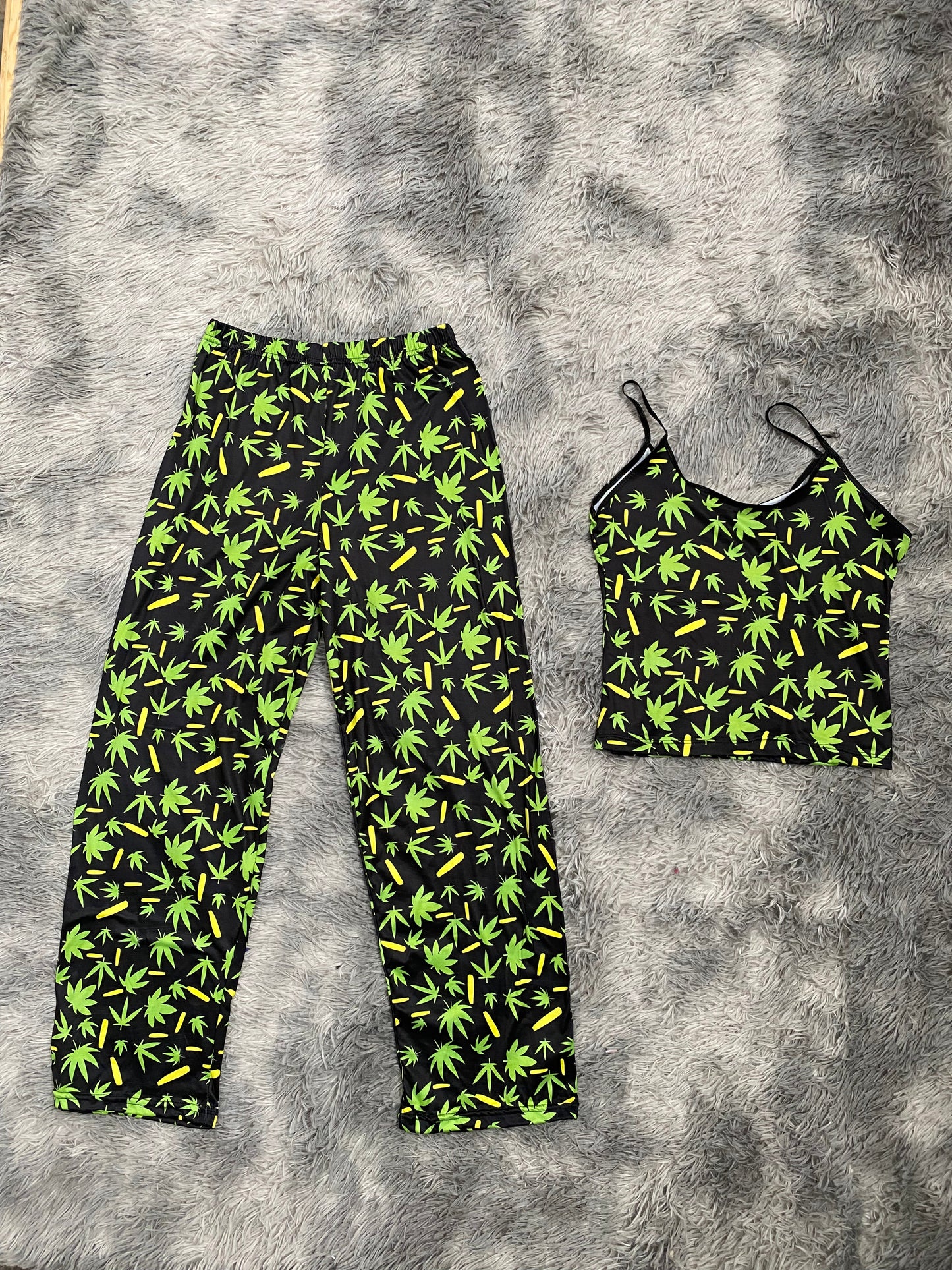 Hierba Blusa Con Pantalón Pijama De Dama