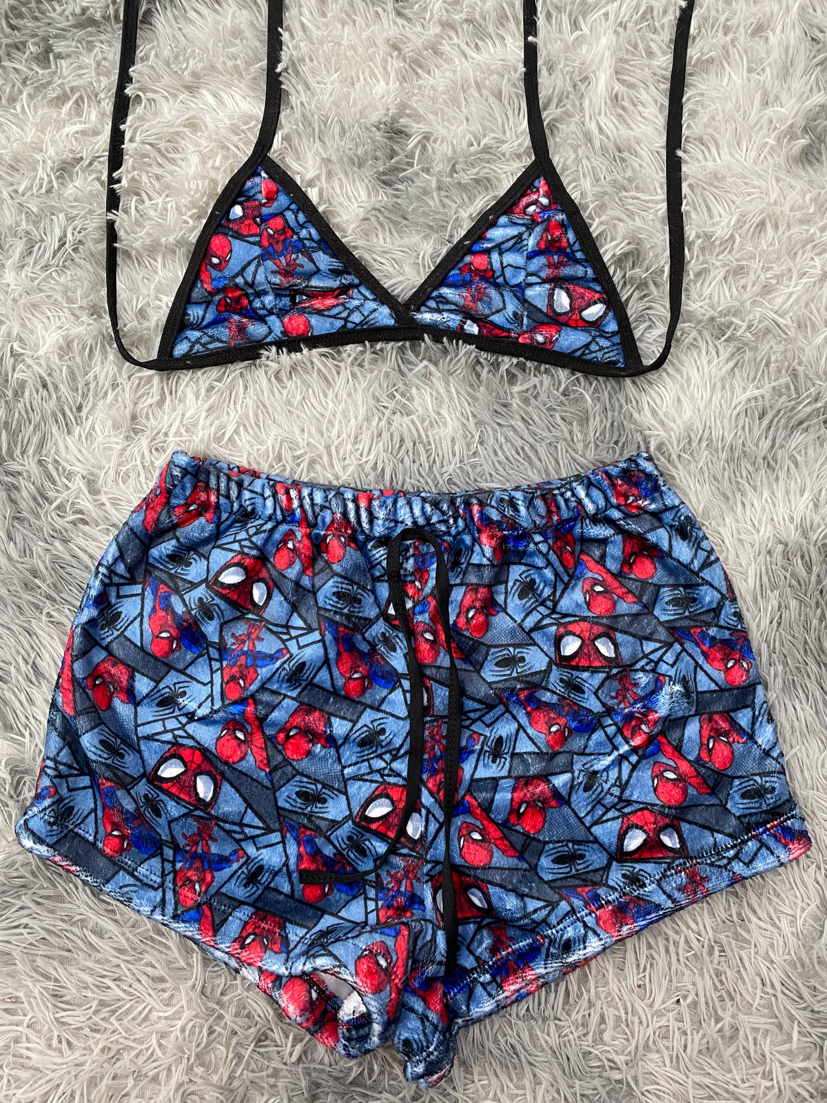 Spiderman gris y arañas top con short unitalla de afelpado