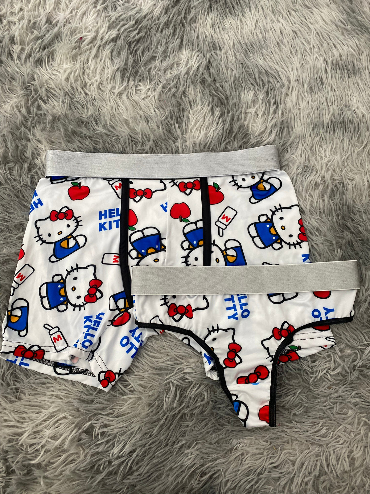 Hello kitty letras azules  Dúo con tanga unitalla