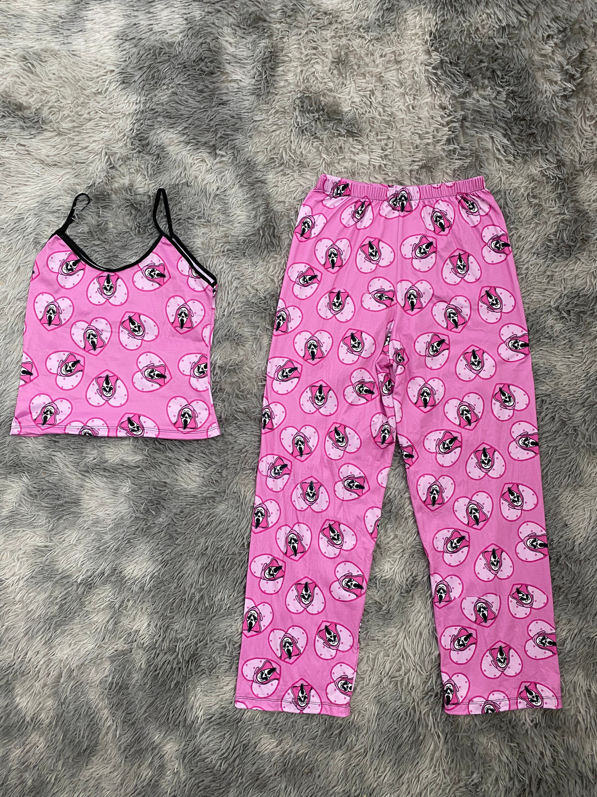 Scream corazones fondo rosa Blusa Con Pantalón Pijama De Dama