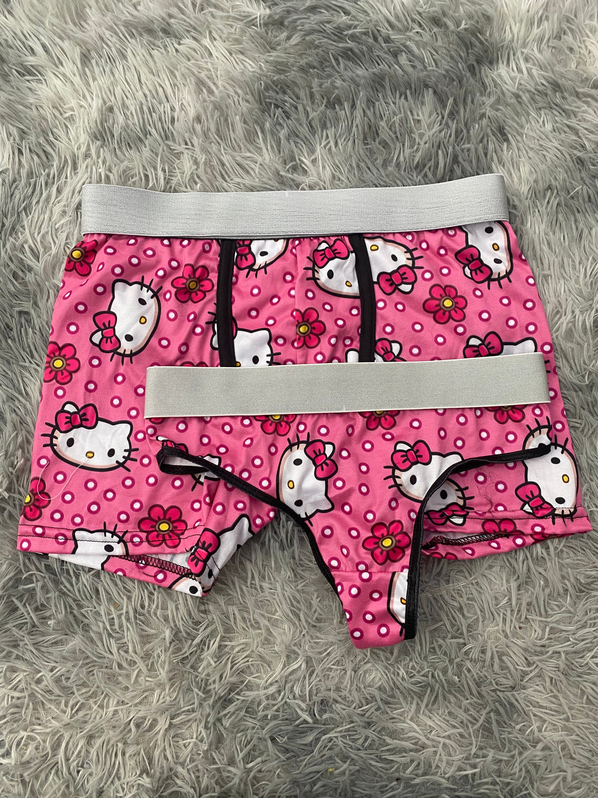 Hello kitty puntos blancos fondo rosa Duo Unitalla Con Tanga