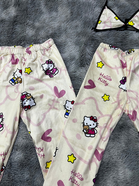 Hello Kitty Amarillo Duo de pijama afelpada.