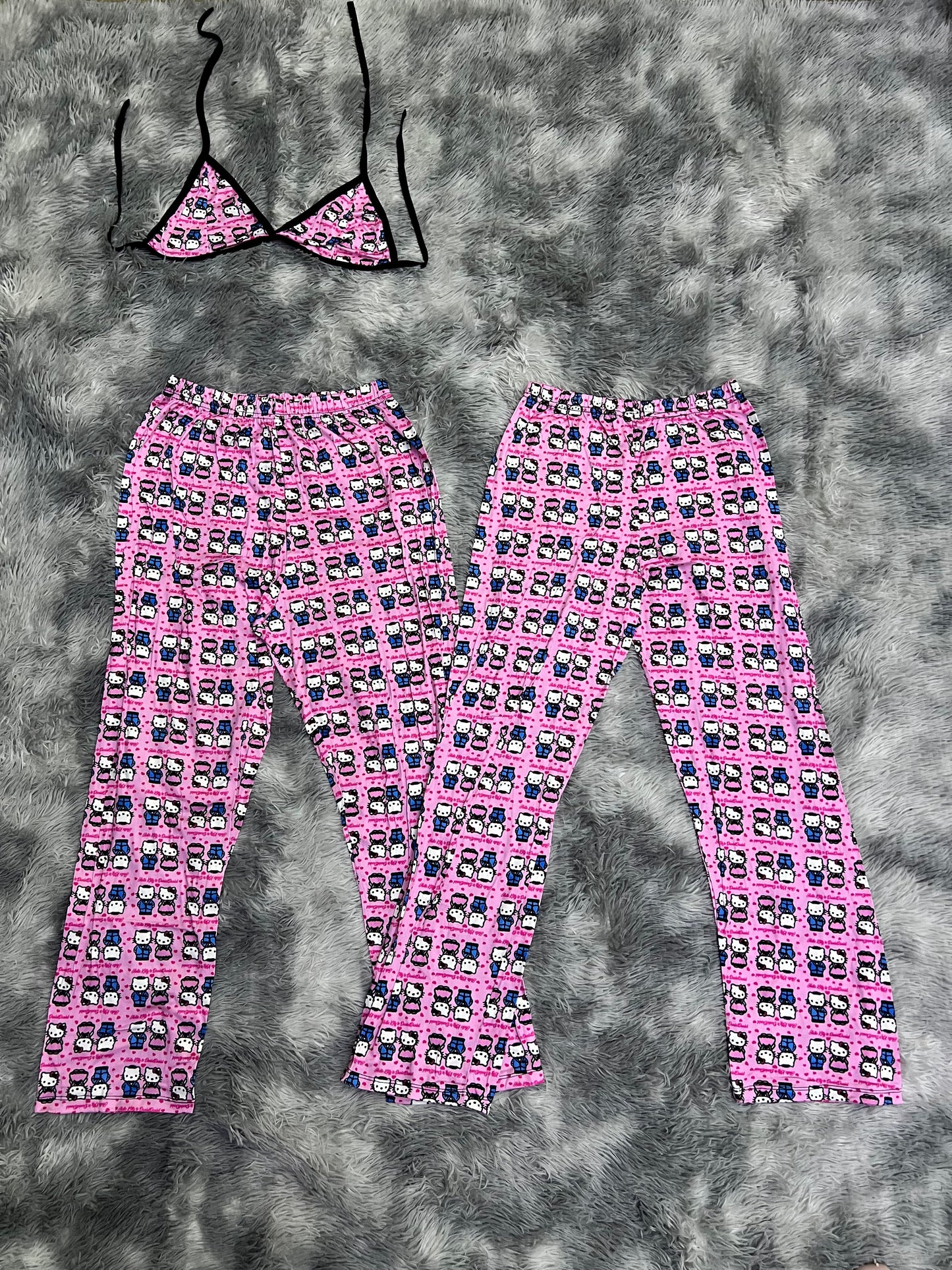 Hello Kitty Rosa Duo de pijama afelpada.