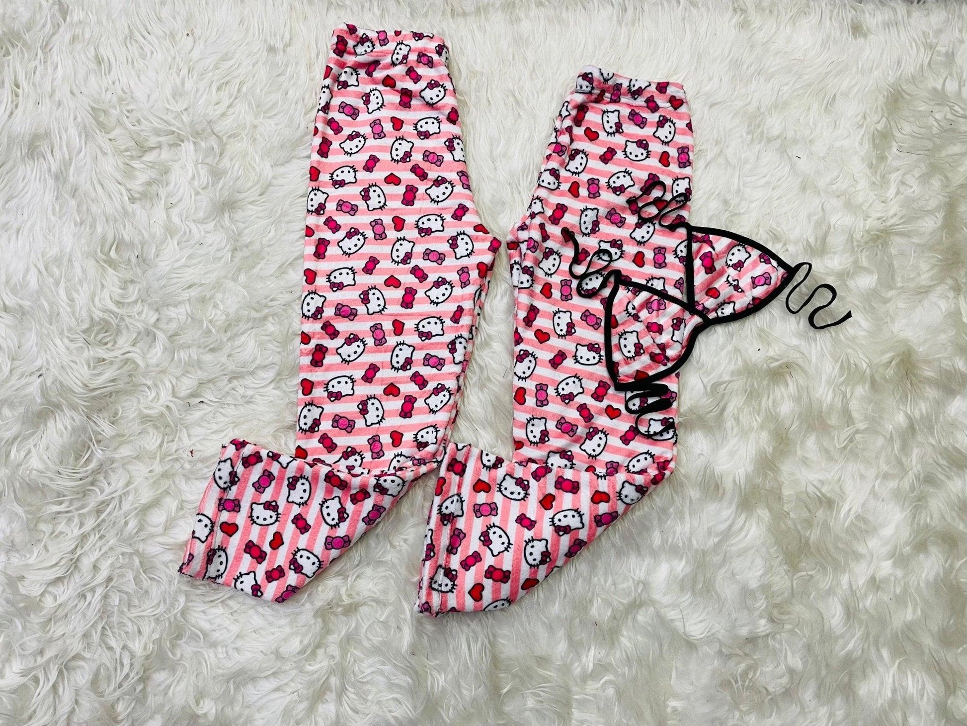 Striped Hello kitty plush pijama duo - Fundies